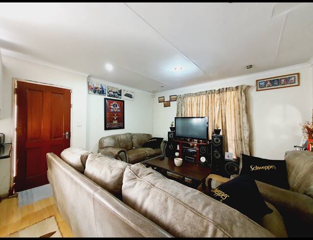 2 BEDROOM FREEHOLD FOR SALE IN NOORDWYK